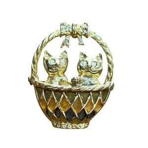 Vintage Jewelry Gift Cats in a Basket Brooch Pin Gold & Enamel Charming Novelty